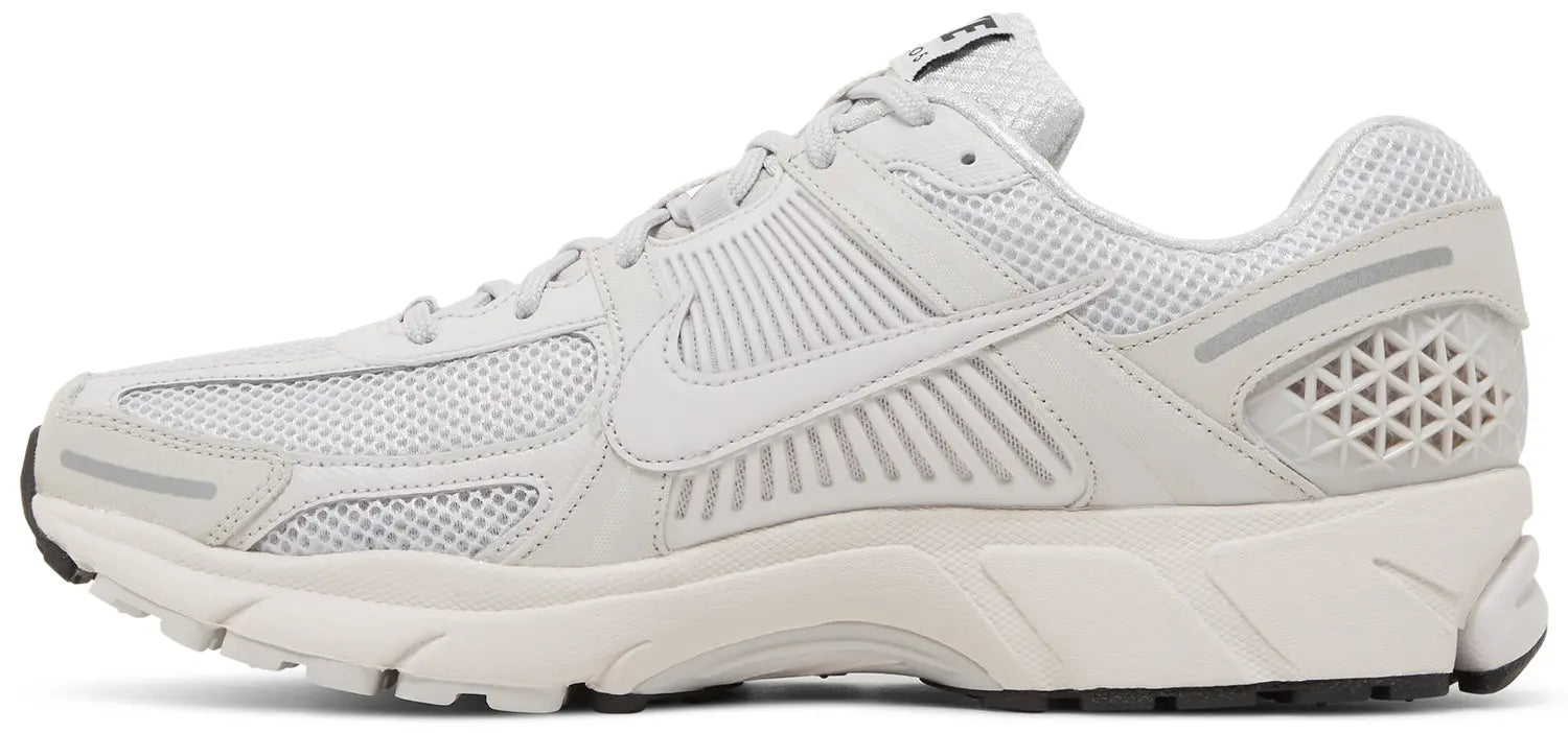 Nike Zoom Vomero 5 White